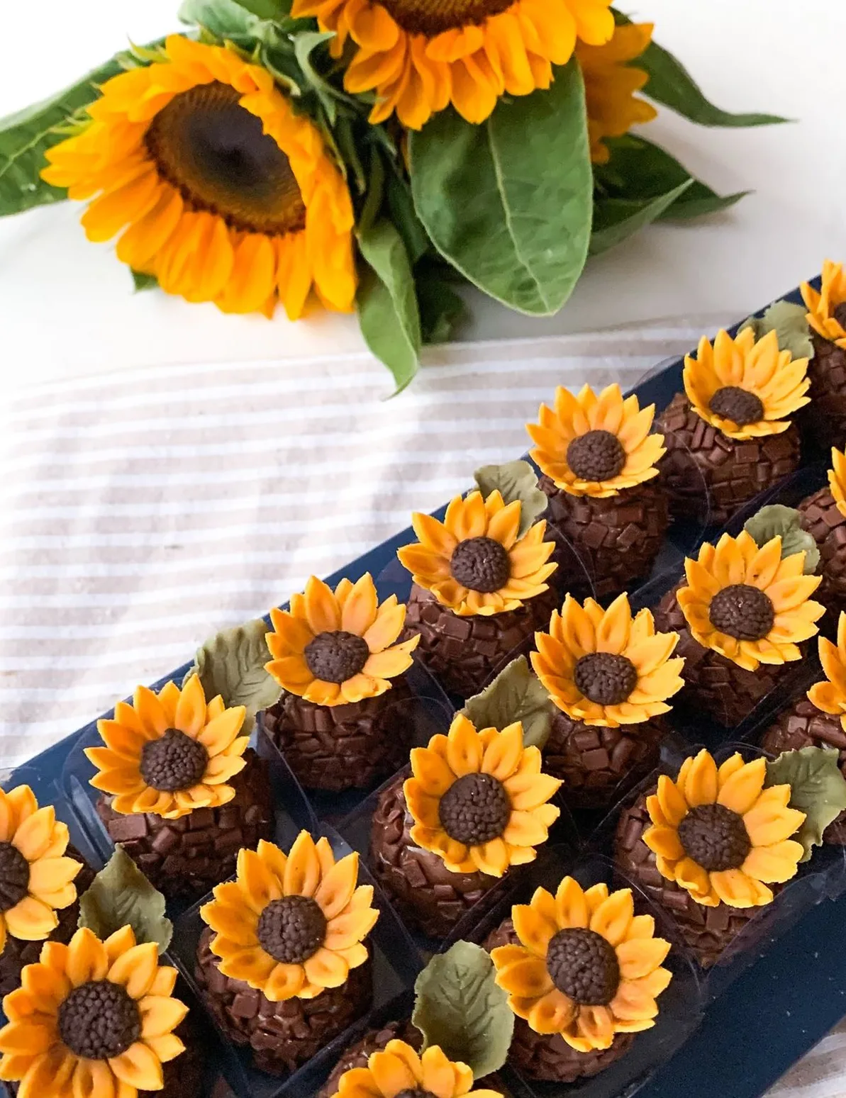 Brigadeiros como girassóis
